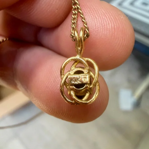 14kt vintage Sapphire-Style Oval Pendant Necklace - 16” 12kt 1/20 GF chain - Picture 2 of 6